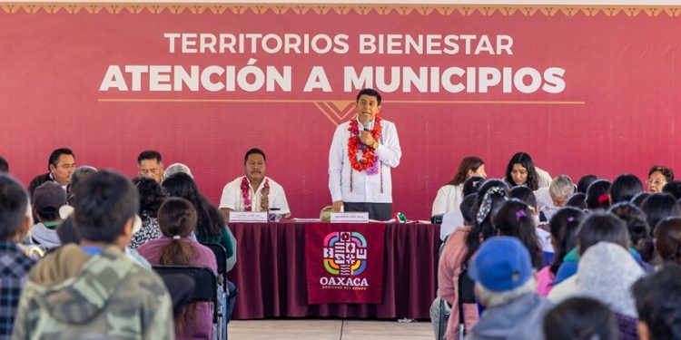 Gobierno de Oaxaca comprometido en resarcir la pobreza de los municipios de los Valles Centrales