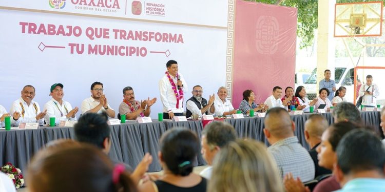 Combaten rezago histórico en San Juan Bautista Jayacatlán