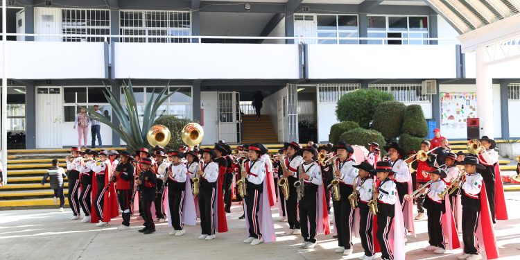 Con obras educativas, gobierno de Sergio Salomón atiende a pueblos originarios