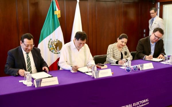 El TEPJF y el Senado de la República firmaron un convenio de colaboración para la profesionalización de su personal