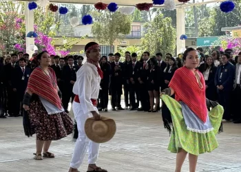 Fortalecen estudiantes de la Ensech su formación académica con estancia en la Normal de Texcoco