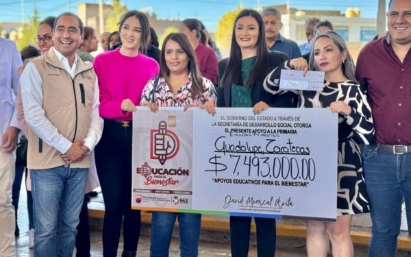 Llegan tarjetas empresariales para compra de uniformes escolares a Guadalupe