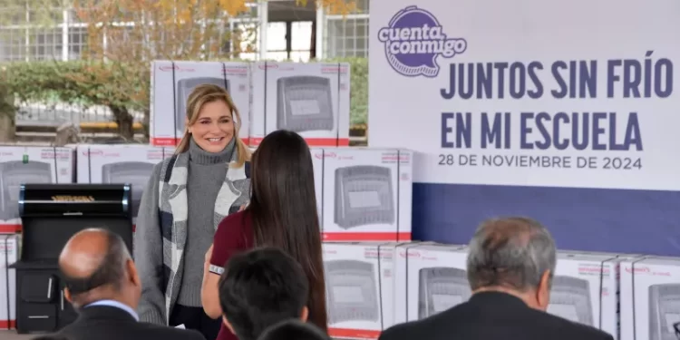 Maru Campos entrega calefactores a planteles escolares en el inicio de la campaña “Juntos sin Frío en mi Escuela”
