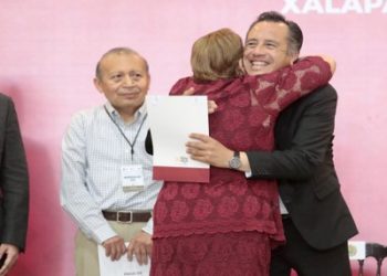 Misión cumplida: Cuitláhuac García salda pago de seguros a magisterio