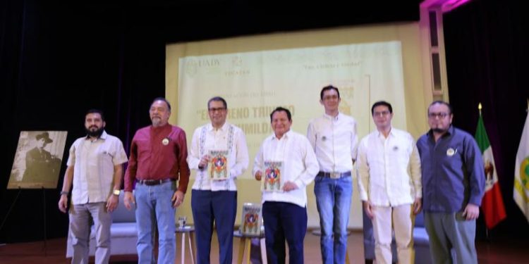 Plasman legado de Felipe Carrillo Puerto, con el libro El Sereno Triunfo de la Humildad