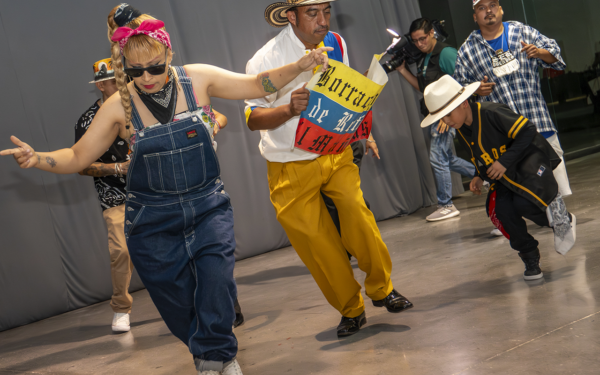 Protagonizan “Cholombianos” Inauguración de Exposición en La Nave Generadores de CONARTE
