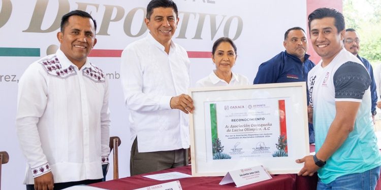Reconoce Gobierno de Oaxaca a personas deportistas y entrenadoras