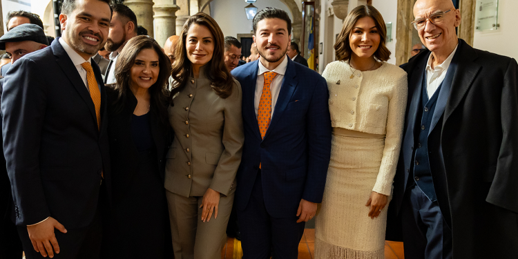 Asiste Samuel García a toma de protesta de Pablo Lemus; Llama a la unidad nacional