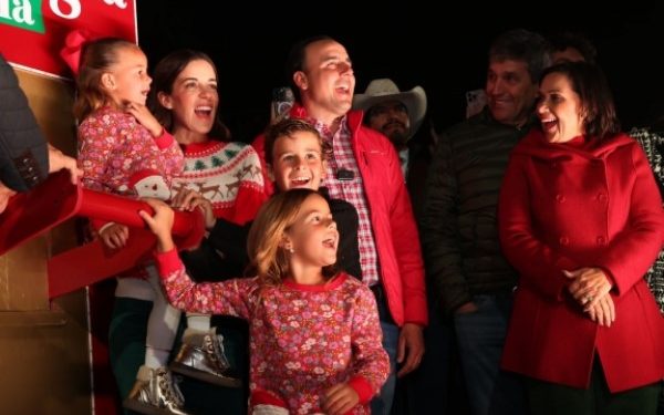 Encienden Manolo y Paola VillaMagia Coahuila 2024