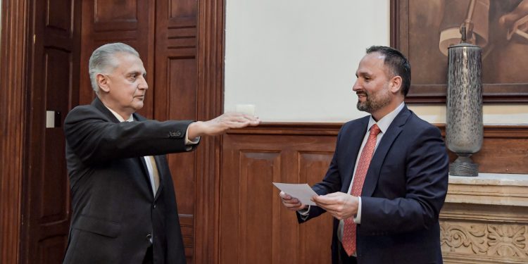 Designa Maru Campos a Enrique Serrano como coordinador general del Consejo Estatal de Población