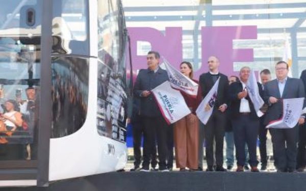 Fortalece gobierno de Sergio Salomón conectividad; inicia sistema metropolitano de transporte