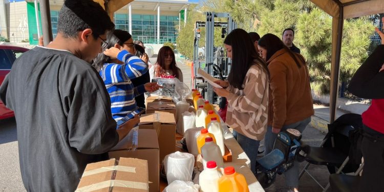 Entregan cenas navideñas a 200 familias en situación de vulnerabilidad en Ciudad Juárez