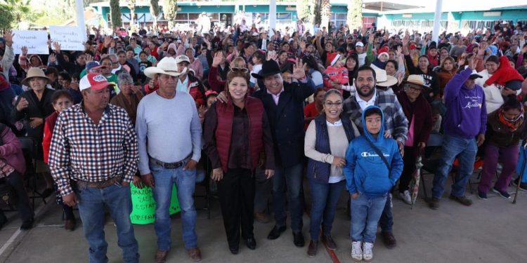 Gobernador David Monreal llevó las Posadas por la Paz a Noria de Ángeles; comprometió apoyos para carreteras