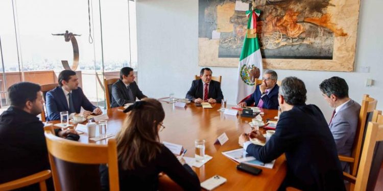 Impulsa Gobernador de Yucatán el proyecto Renacimiento Maya en reunión con la SRE