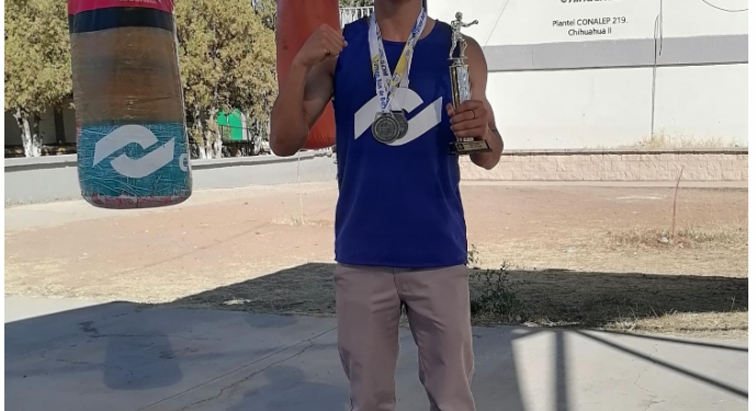Logra estudiante del Conalep campeonato estatal de box en la “Segunda Copa Invernal 2024”