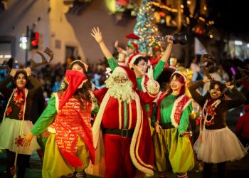 Miles de familias disfrutan la magia de la Navidad con el desfile “Juntos Somos Paz” Zacatecas 2024