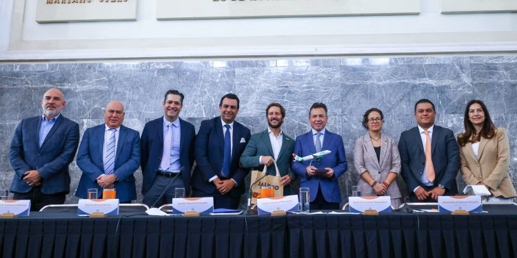 Fortalece Jalisco conectividad; anuncia ocho nuevas rutas aéreas nacionales e internacionales