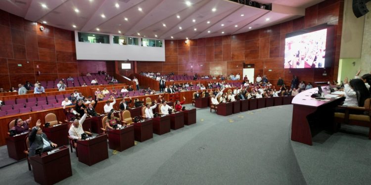 Parlamento de Oaxaca aprueba decreto que declara el año 2025 como Bicentenario de la Primera Constitución Política del Estado