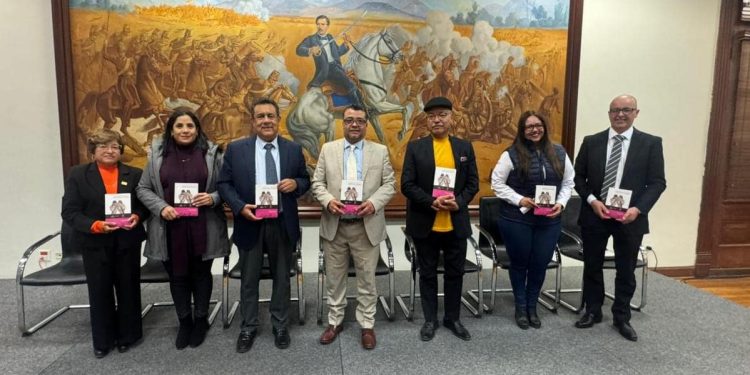 Presenta ENSECH trabajo de investigación para el desarrollo profesional docente