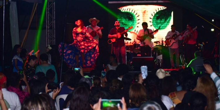 Preserva SECVER identidad de los veracruzanos con el Festival del Son Jarocho