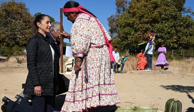 Presidenta Claudia Sheinbaum reconoce y restituye tierras a comunidades rarámuris de la Sierra Tarahumara en Chihuahua