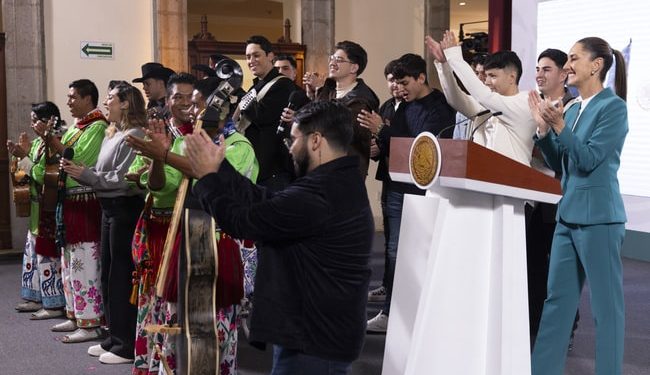 Presidenta Claudia Sheinbaum presenta el Himno Migrante en homenaje a las y los paisanos que viven en Estados Unidos