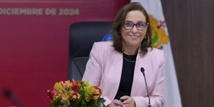 Presupuesto asignado a la UV cumple con 4% establecido en la ley: Gobernadora