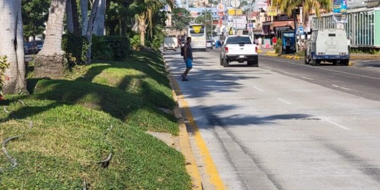 Renueva Gobierno del Estado colector sanitario en Costera Miguel Alemán de Acapulco