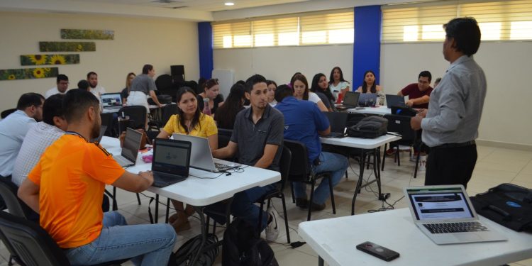 Amplía Escuela Normal Superior fecha de registro para cursar la Maestría en Educación