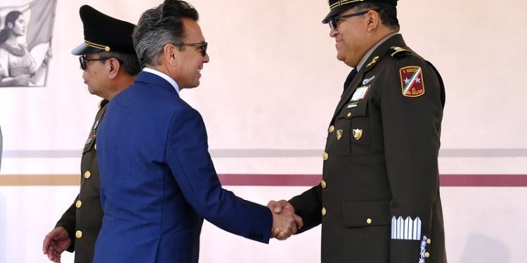 Asiste Pablo Lemus Navarro al cambio de mando de la 41/a Zona Militar, en Puerto Vallarta
