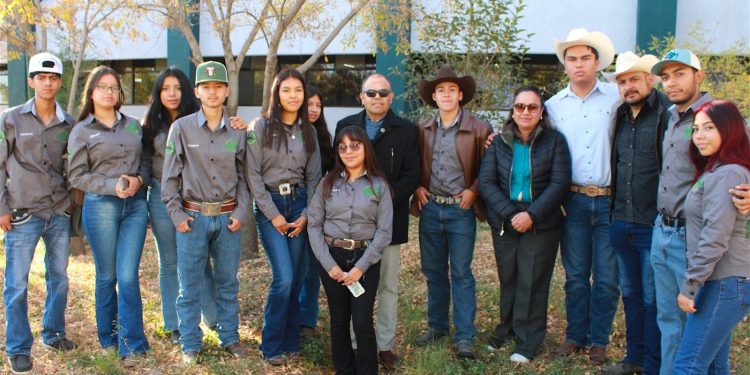 Combinan estudiantes de la Utzac tecnología y arte Wixarika para desarrollar sistema de identificación de árboles