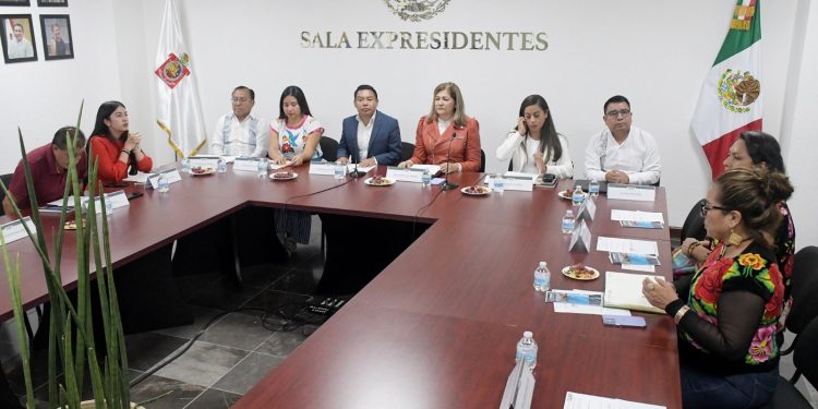 Congreso de Oaxaca y DDHPO coordinan esfuerzos para fortalecer las acciones legislativas en beneficio de la población migrante