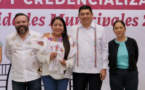 Entrega Gobierno del Estado acreditaciones a autoridades municipales, en proceso ágil y transparente