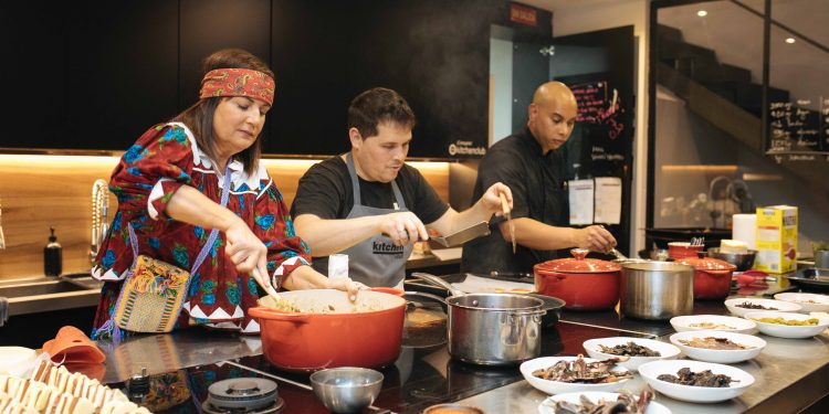 Exponen en el Fitur 2025 de Madrid, lo mejor de la gastronomía chihuahuense