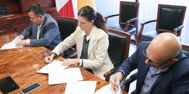 Firman convenio Jalisco y Conafor para fortalecer acciones para preparación, prevención y manejo de fuego