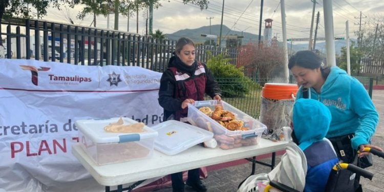 Guardia Estatal de Género apoya a familias viajeras y en el Hospital Infantil ante bajas temperaturas