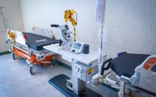 Entrega Evelyn Salgado equipo médico al Instituto Estatal de Oftalmología