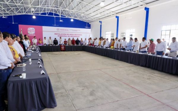 Instala Gobernador Salomón Jara Consejo Intermunicipal del Istmo de Tehuantepec