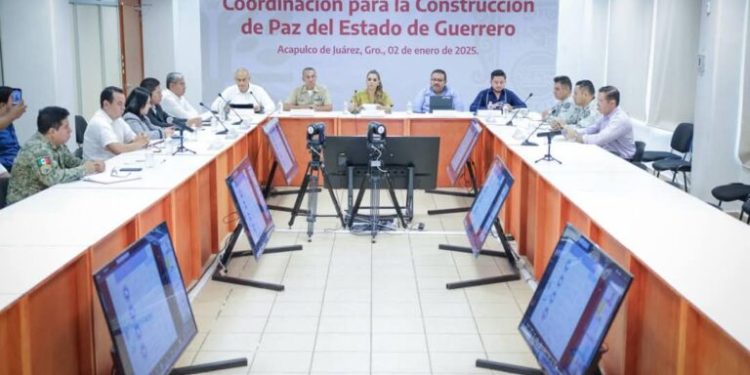 La gobernadora Evelyn Salgado reconoce a fuerzas de seguridad por éxito en la Gala de Pirotecnia