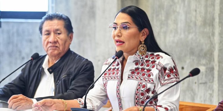 Presenta Secretaría de Movilidad programa Canje de Placas 2025 en Oaxaca