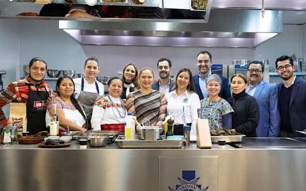 Gobierno de Puebla promueve su gastronomía en Le Cordon Bleu, España