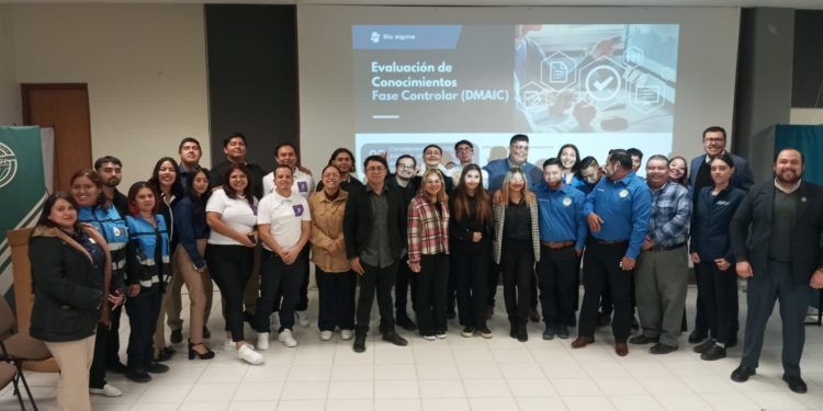 Realizan alumnos de Ingeniería Industrial de la UT Paso del Norte coloquio con expertos