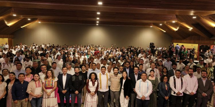 Refrenda Gobierno de Oaxaca compromiso para garantizar trabajo y salario digno
