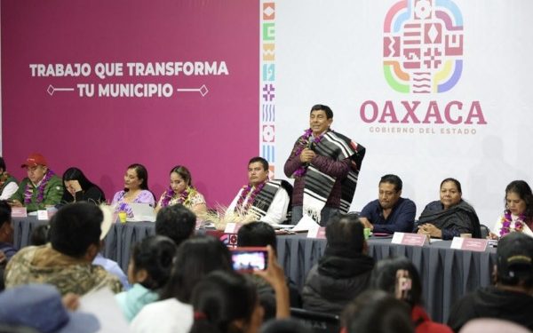    Refrenda Salomón Jara Cruz compromiso para transformar   San Antonio Sinicahua