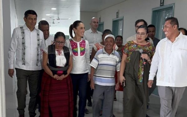 Recorren Claudia Sheinbaum y Salomón Jara nueva Unidad de Salud IMSS-BIENESTAR de la Villa de Mitla
