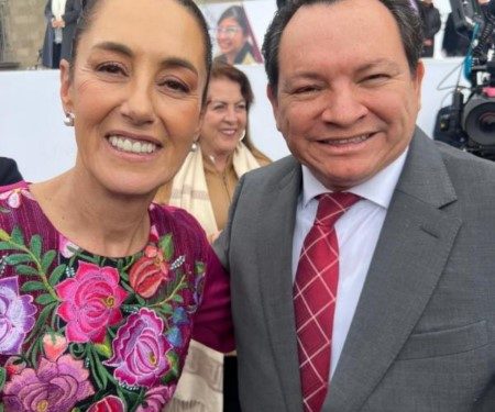 Acude Díaz Mena al informe de 100 días del gobierno de la Presidenta Claudia Sheinbaum