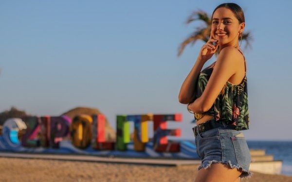 Se alista Zipolite para el décimo Encuentro Nudista