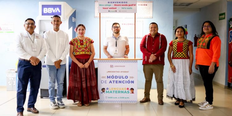 Instala Secretaría de Administración módulo de atención en lenguas maternas