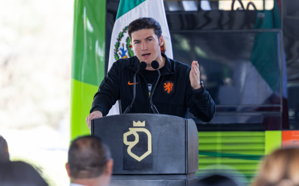 Con entrega de nuevas unidades de Ruta 223, Estado fortalece transporte público