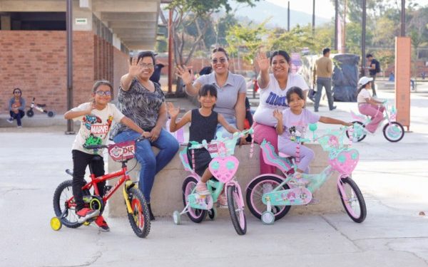 Niñas, niños y adolescentes disfrutaron de la Gran rodada “Pedalea a la Aventura” en el Parque Primavera Oaxaqueña